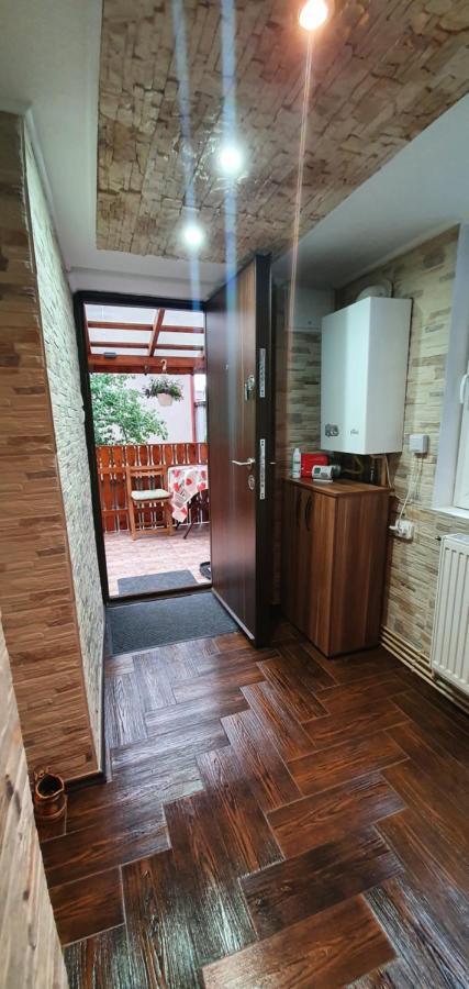 Apartment Jaky Cu Terasa Brasov